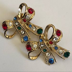 Vintage Festive Bow Earrings, Screw Backs. Cute!